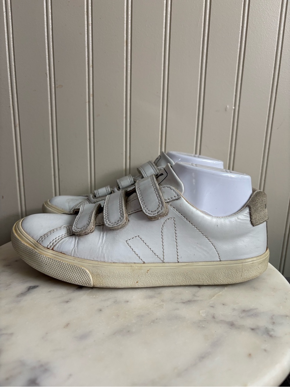 Veja Leather Recife Three Strap Velcro Sneakers Women’s 6 White Designer Luxury - Picture 3 of 11
